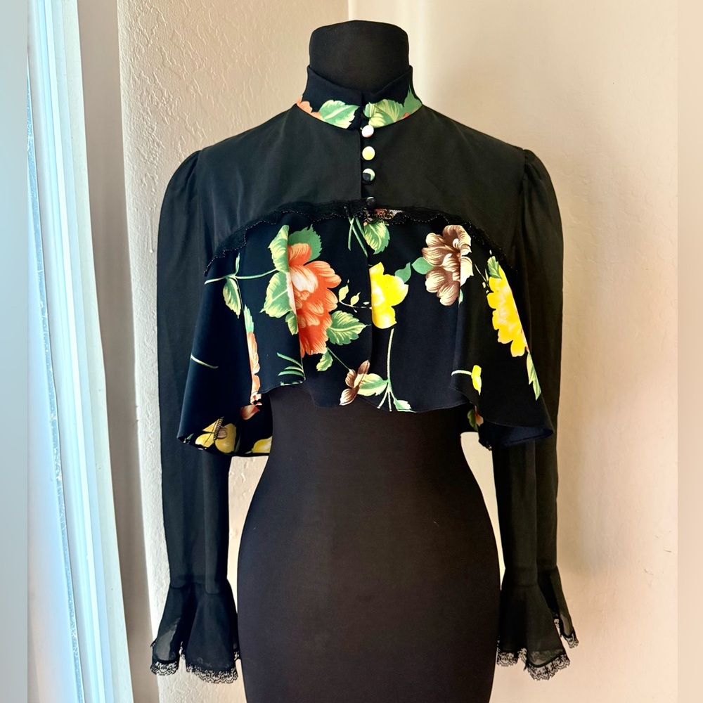 Vintage 1970’s Cropped Ruffle Floral Blouse XS